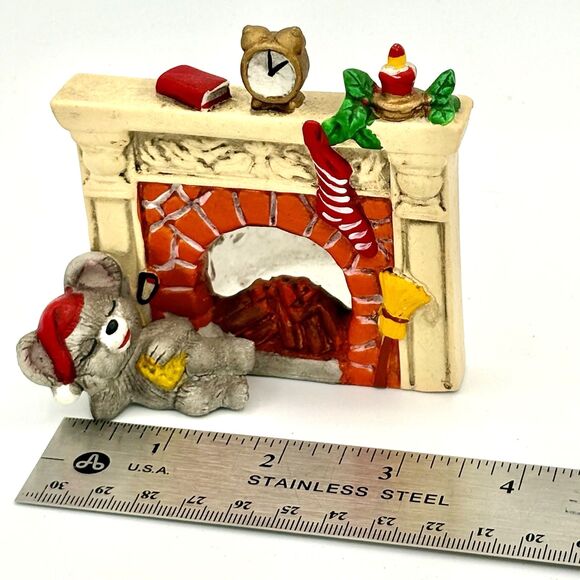 Vintage 1980s Night Before Christmas Mouse & Fireplace Ceramic Candle Holder - Picture 2 of 7